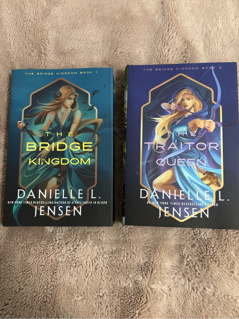 On Hold - The Bridge Kingdom & The Traitor Queen - Signed Deluxe Editions